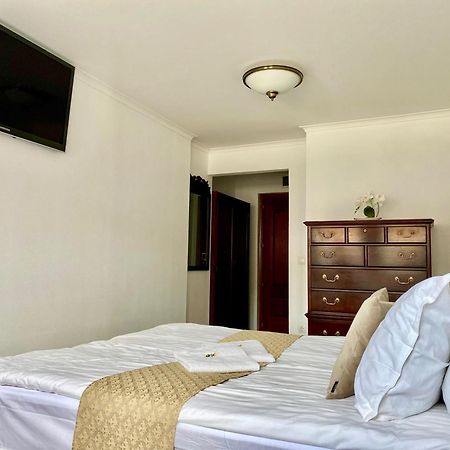 Opera16 Guestrooms بودابست المظهر الخارجي الصورة