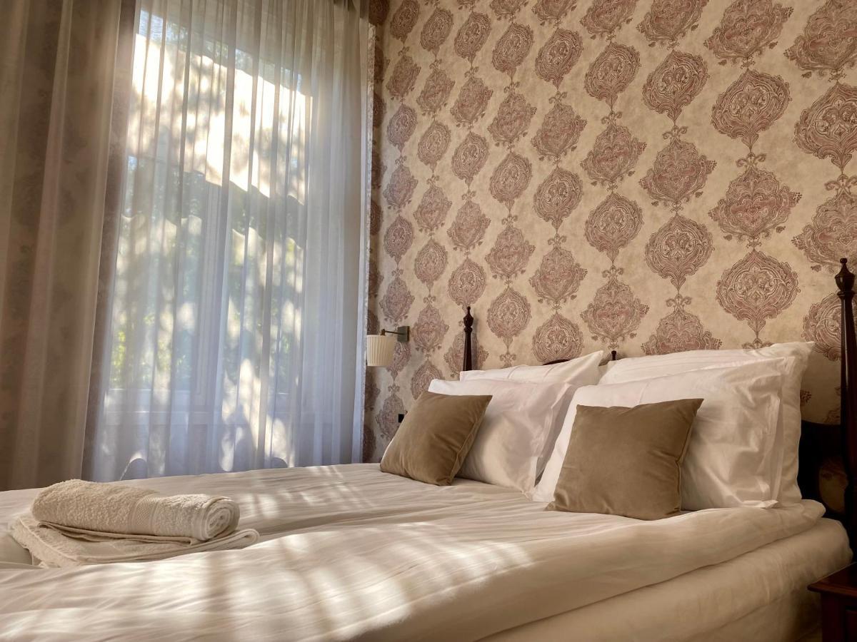 Opera16 Guestrooms بودابست المظهر الخارجي الصورة