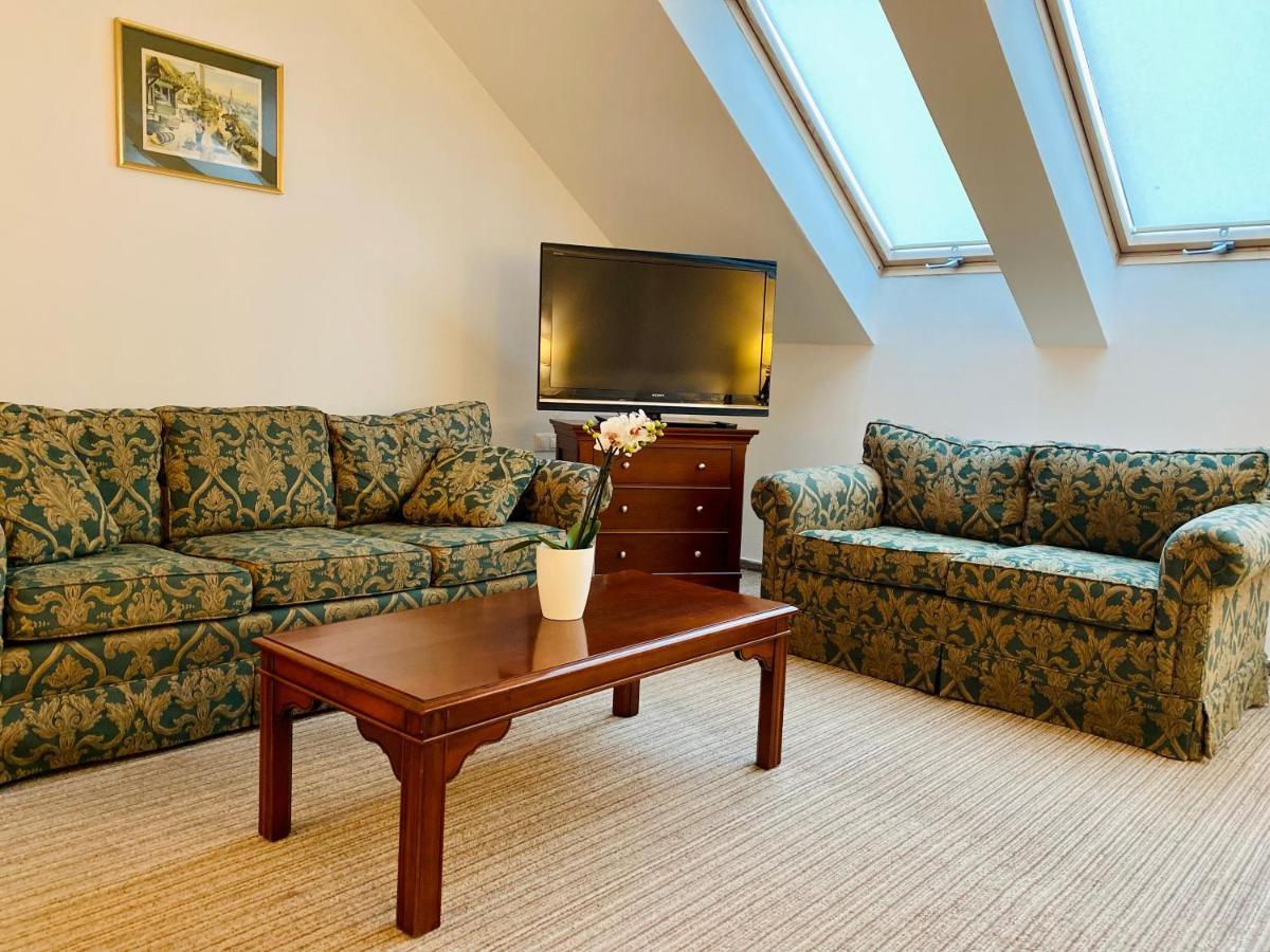 Opera16 Guestrooms بودابست المظهر الخارجي الصورة