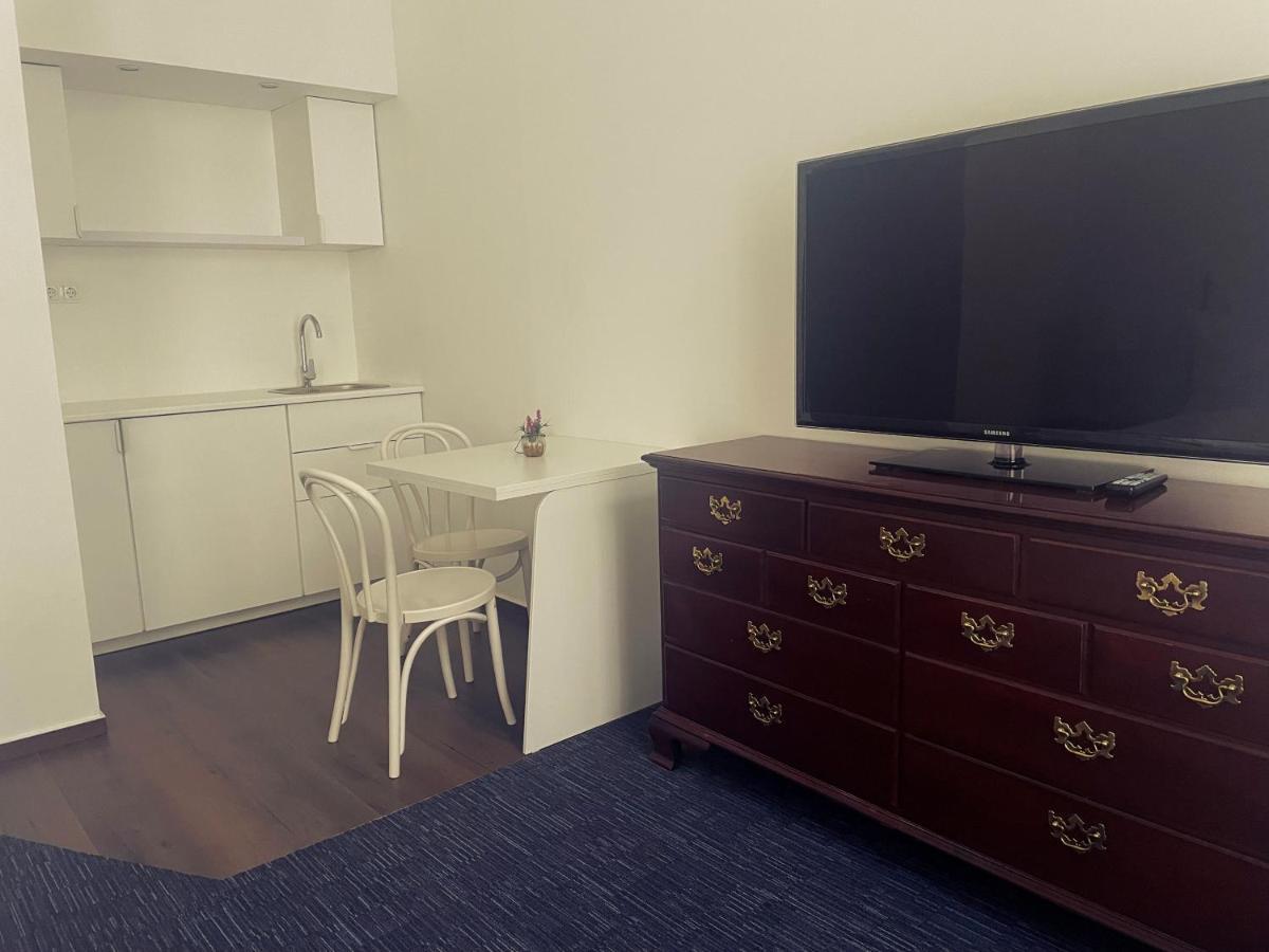 Opera16 Guestrooms بودابست المظهر الخارجي الصورة