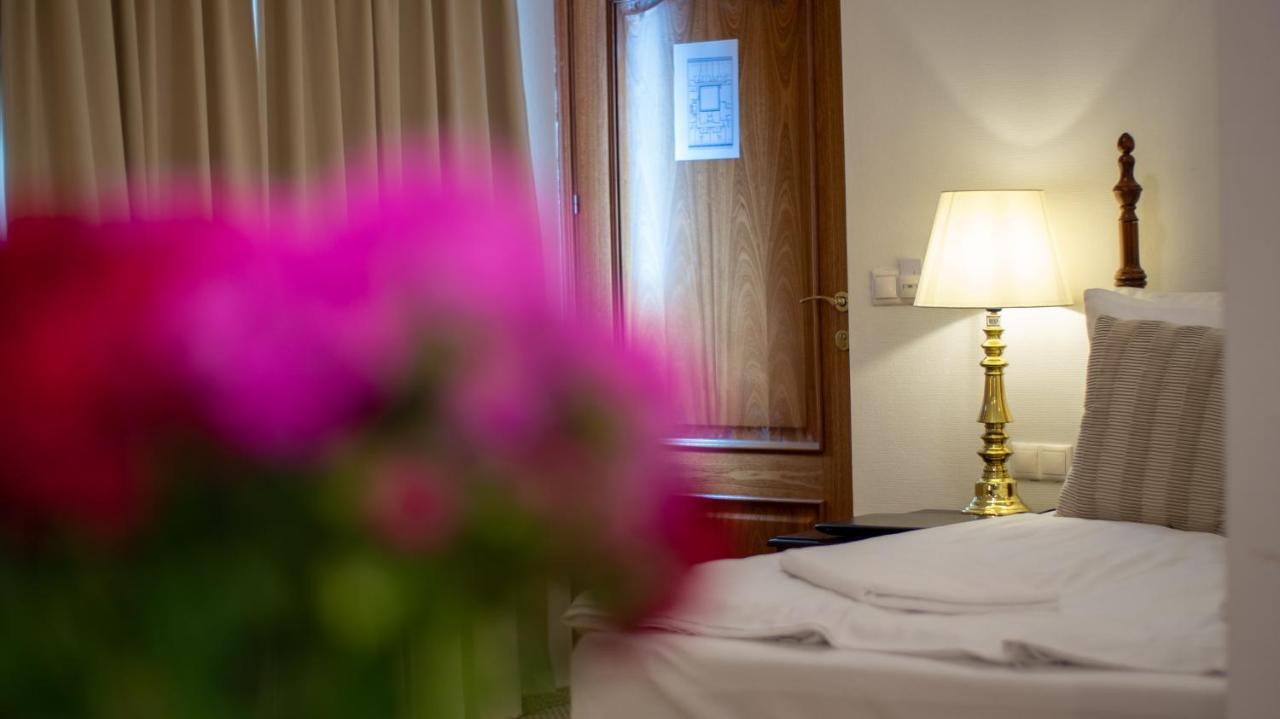 Opera16 Guestrooms بودابست المظهر الخارجي الصورة