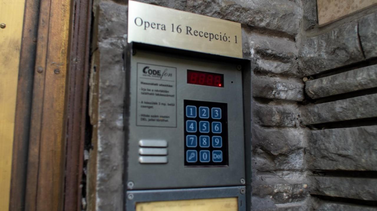 Opera16 Guestrooms بودابست المظهر الخارجي الصورة