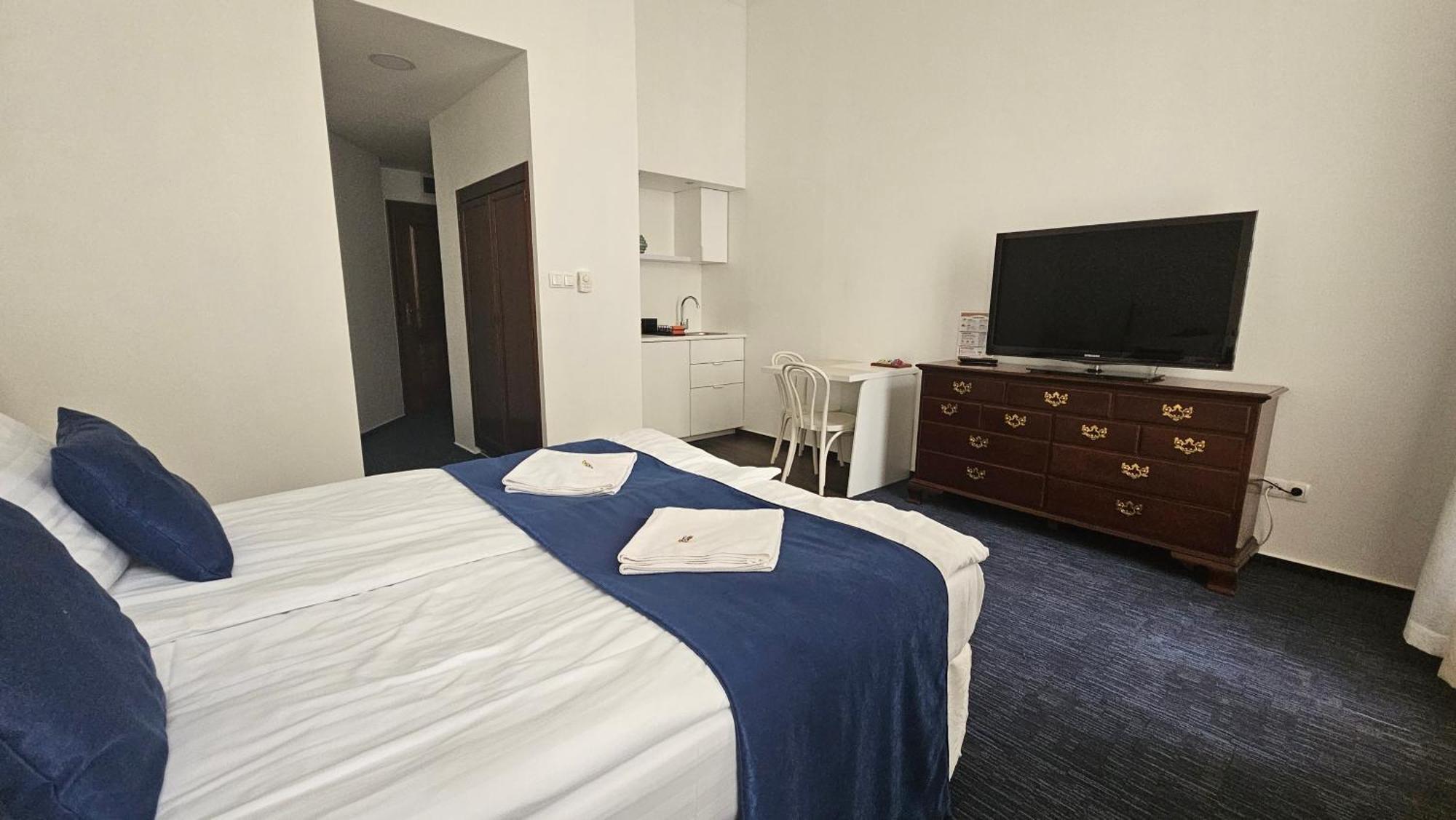 Opera16 Guestrooms بودابست المظهر الخارجي الصورة