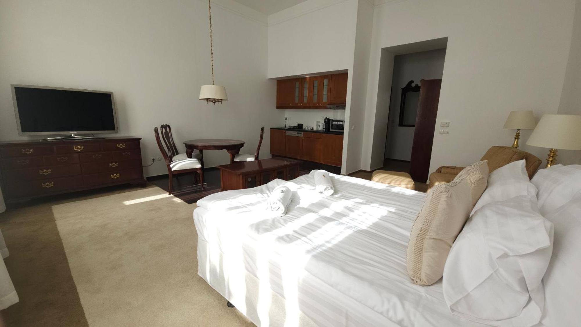 Opera16 Guestrooms بودابست المظهر الخارجي الصورة