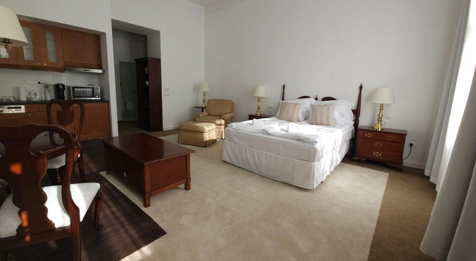 Opera16 Guestrooms بودابست المظهر الخارجي الصورة