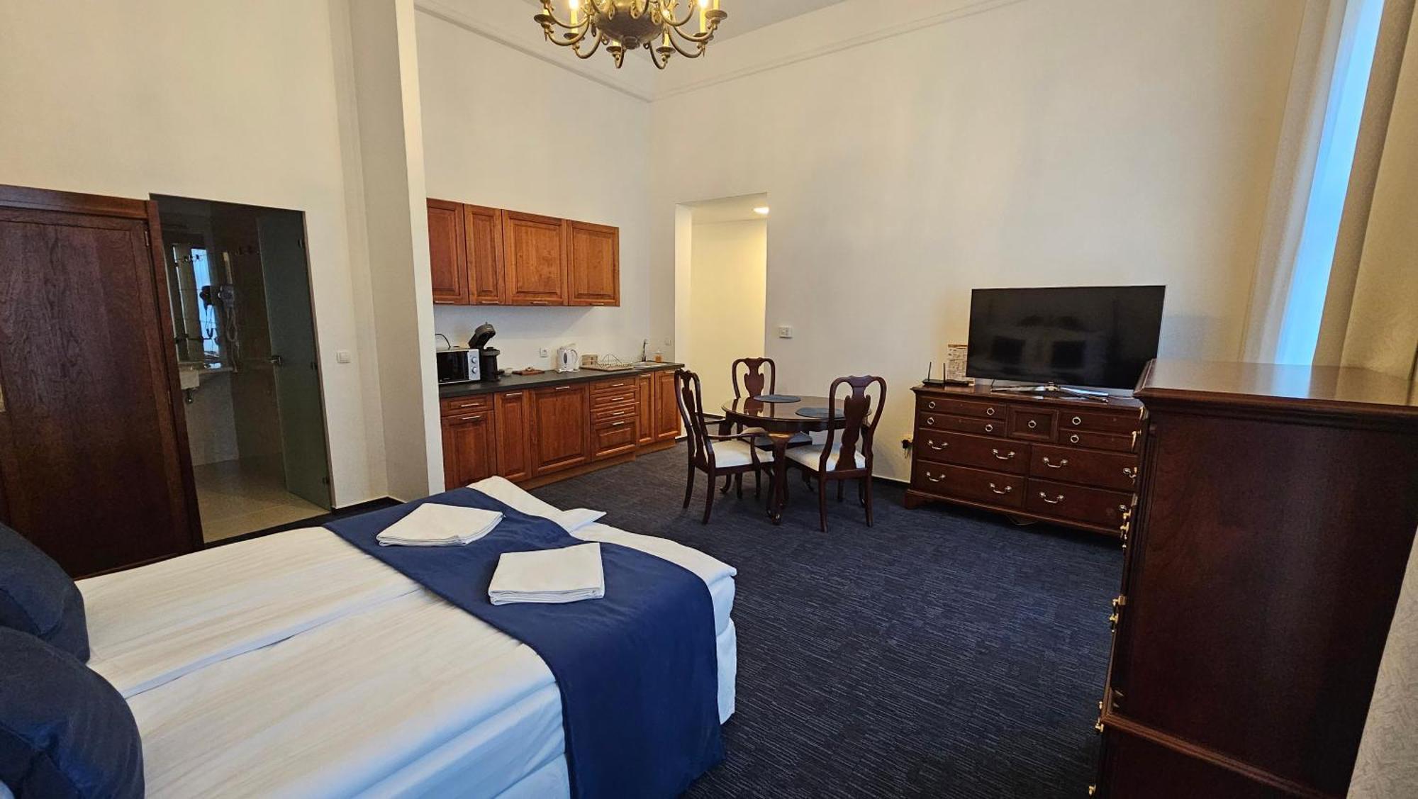 Opera16 Guestrooms بودابست المظهر الخارجي الصورة